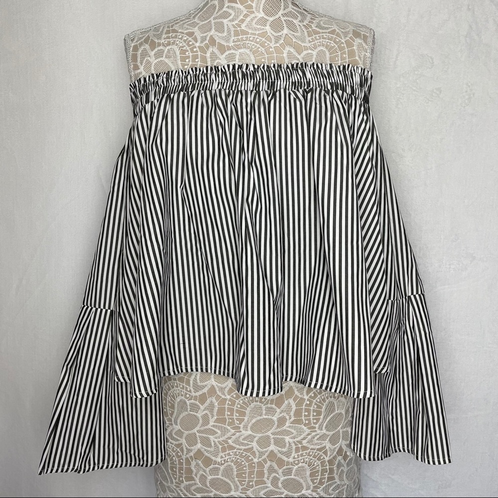 NWT Bebe Off Shoulder Top - Picture 3 of 6
